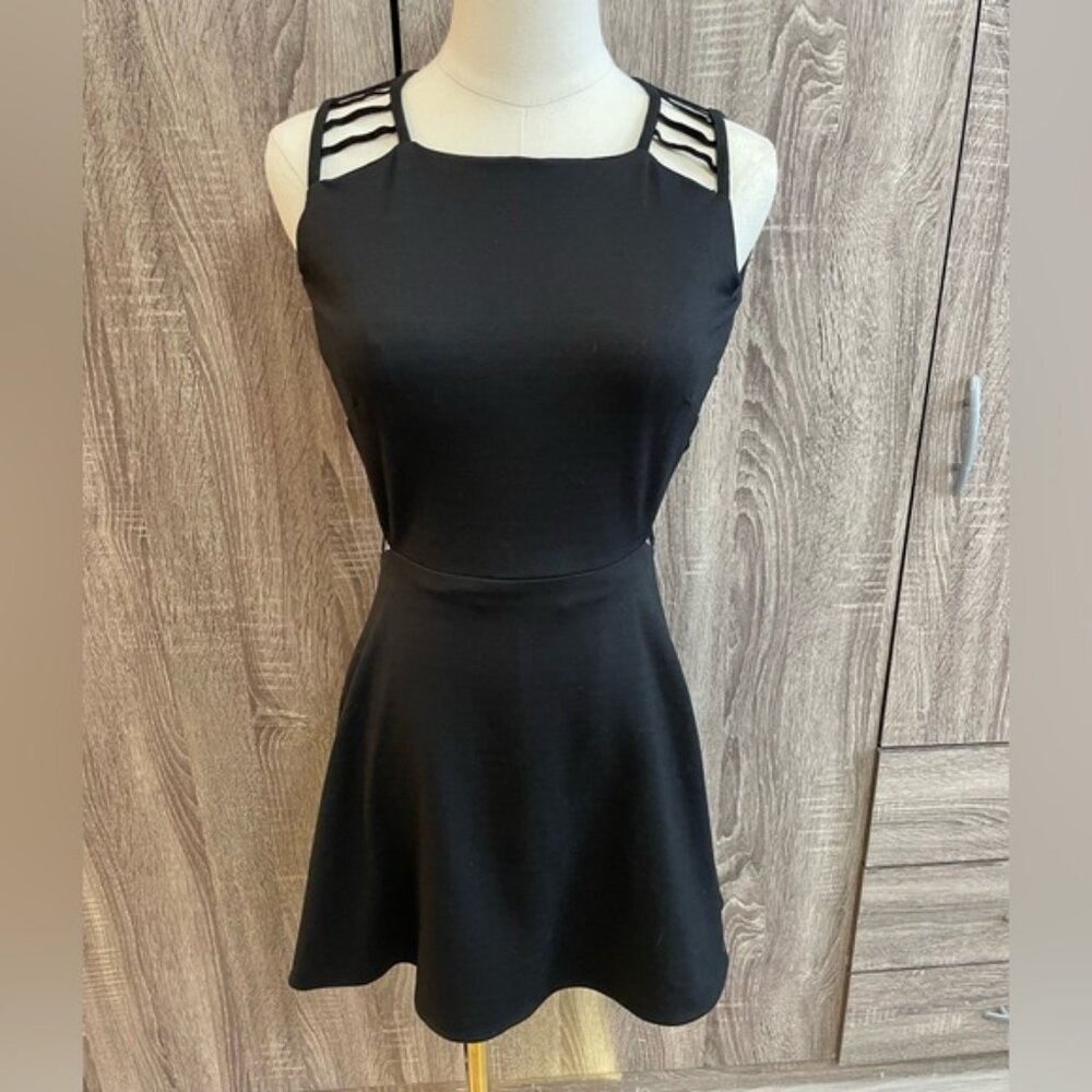 FOR LOVE & LEMONS Cute Strappy-Back Little Black Dress. XS